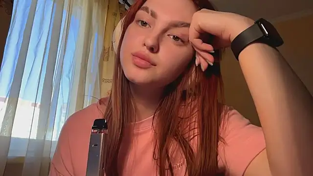 alisaonlyforu webcam