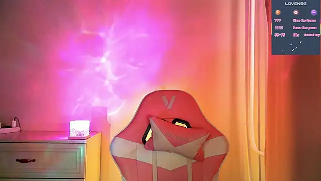 eskatmi Stripchat cam model