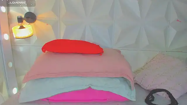 cute_latinaxxx webcam