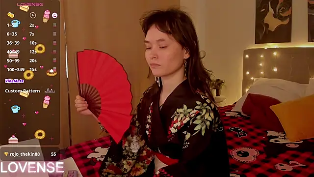 Emily_Strikeee webcam