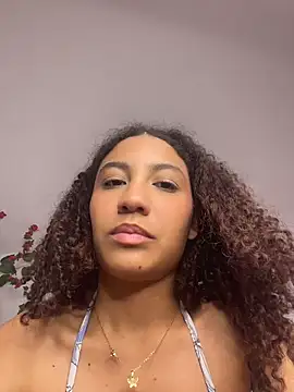 Daphnne_Curly webcam