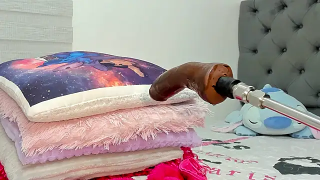 Elizabeth_18_ webcam