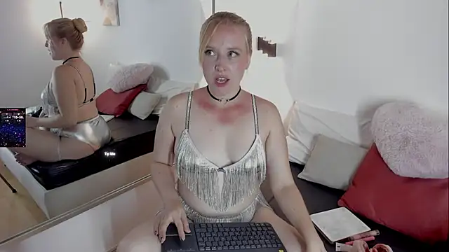 EmilySumer webcam