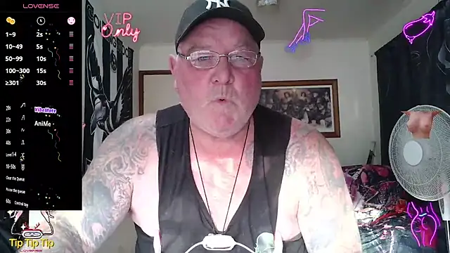 KINKYBLUEYES69 webcam