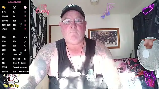 KINKYBLUEYES69 webcam