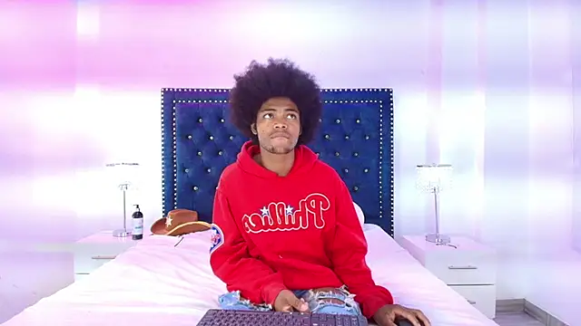 Cristal_and_luke webcam