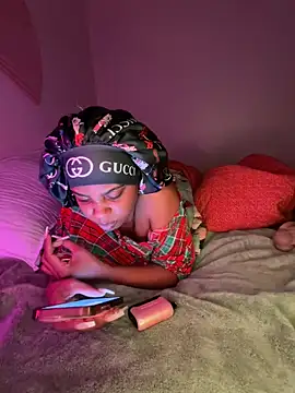 TheRealOshunQueen webcam