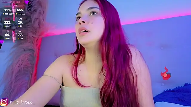 Kylie_brokee webcam