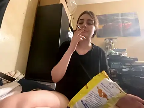 Snowbunnycake_131 live sex cam