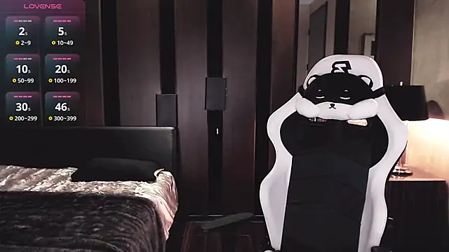 Aurora_-77 from StripChat is Freechat