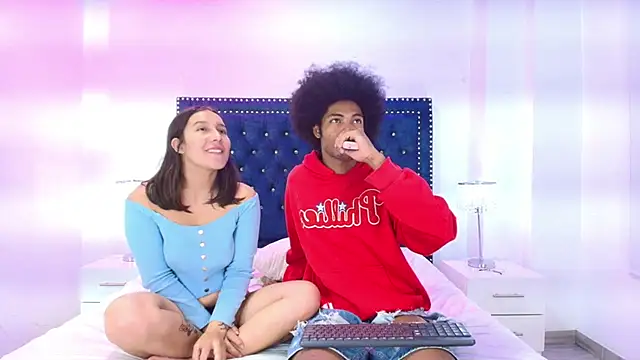 Cristal_and_luke webcam