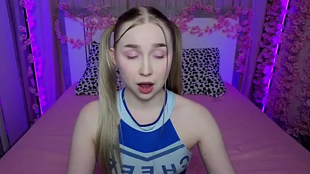 LilyStarlight webcam