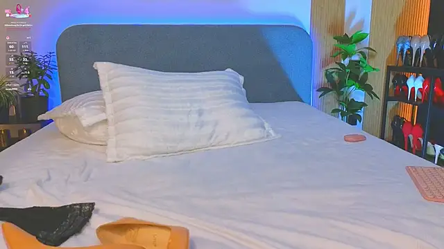 Kira_from_UA live sex cam