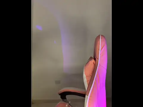 ScarletVelvetX webcam