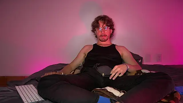 mcklister_kinky_feets webcam