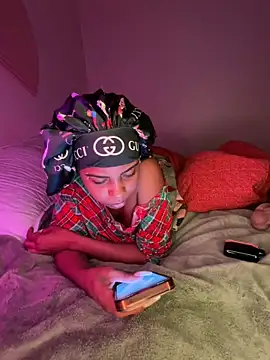 TheRealOshunQueen webcam