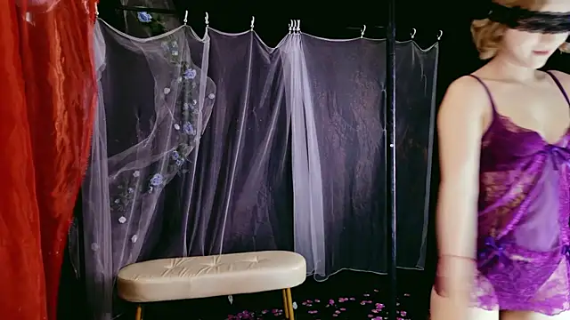 美女Unique_Mia在线直播