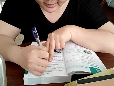 AngelwithEcup webcam