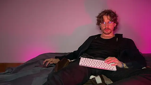 mcklister_kinky_feets webcam