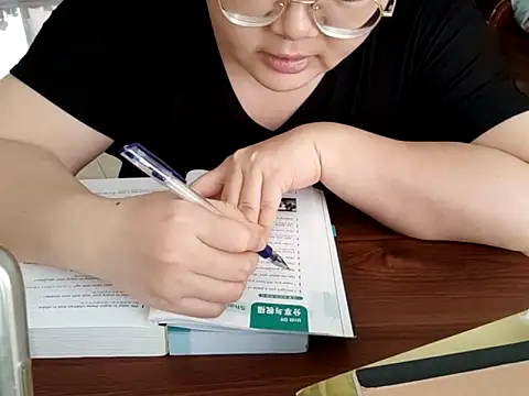 AngelwithEcup webcam