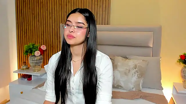 CristalMayson webcam