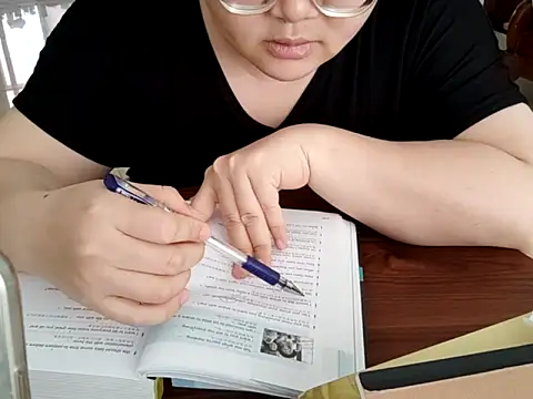 AngelwithEcup webcam