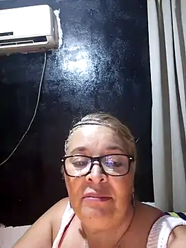 momismilf544 webcam