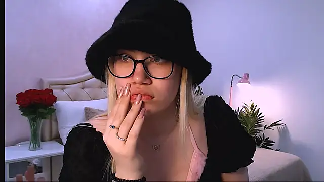 blonde_angell webcam