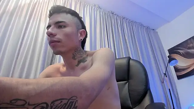 Charlie_Foxie webcam