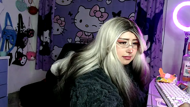 lussyevans24 - Lussyevans24's free webcam - UK Sex Cams