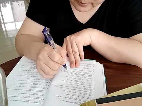 AngelwithEcup webcam