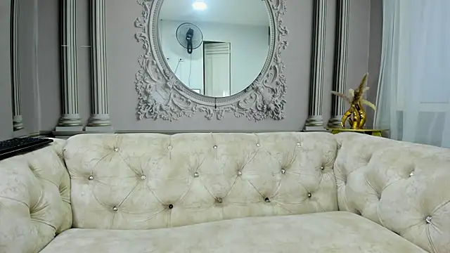 ariana_pocahontas webcam