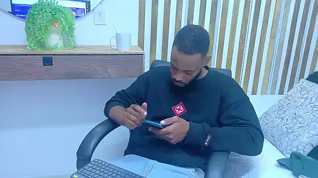 Oliver_bigblack_cock webcam