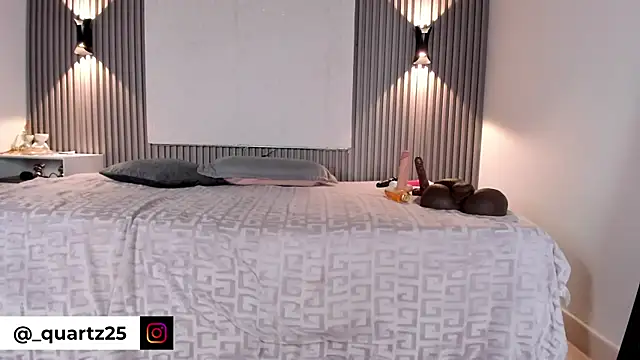 zafiiraa (F young) - oil filled naked time