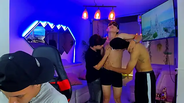 Houseofwarrios webcam