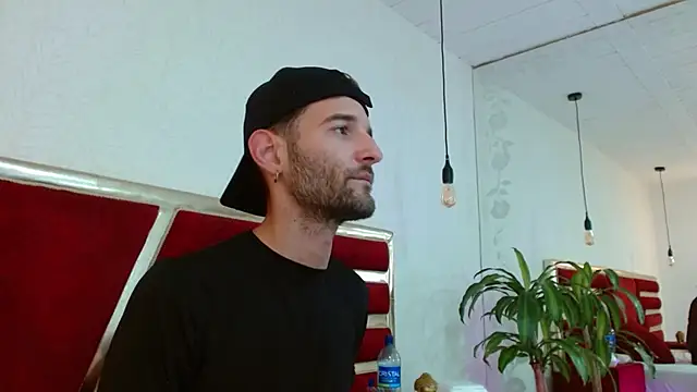 Christopher_saint webcam