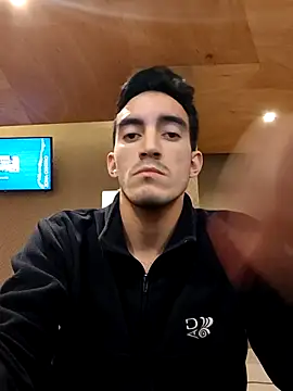 TommyMomentum webcam