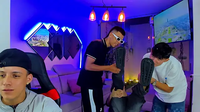 Houseofwarrios webcam