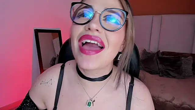 Dakhota_Rouge webcam