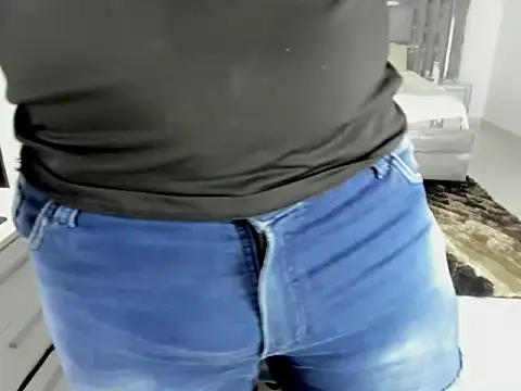 master_leather webcam