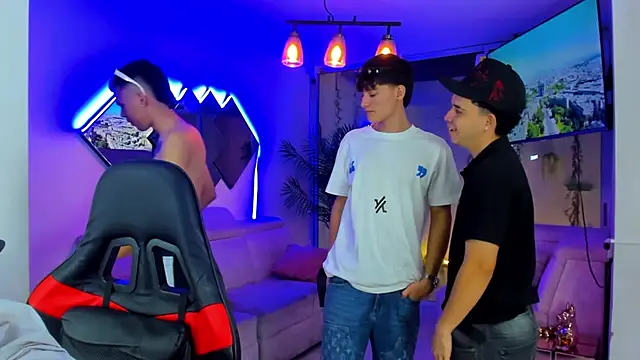 Houseofwarrios webcam