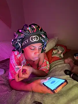 TheRealOshunQueen webcam