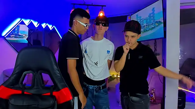 Houseofwarrios webcam