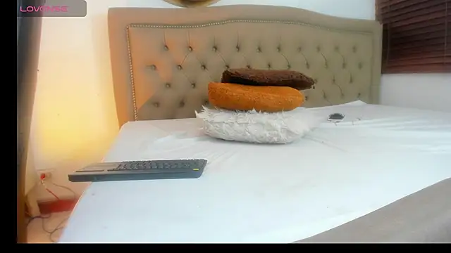 Adara_Ferrara webcam