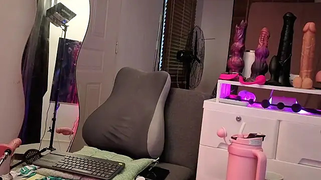 25sweetlilbunny webcam