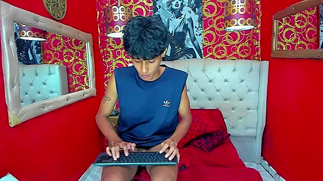 straightyoungpein webcam