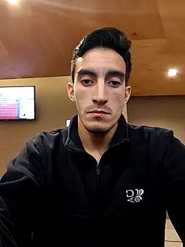 TommyMomentum webcam