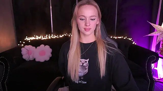 lylayeess (F teen) - srtrip naked✌️