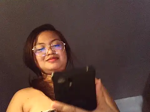 Chillntalkmami webcam