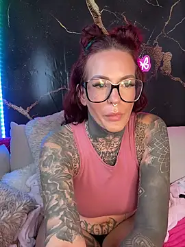 AileenInkOfficial webcam